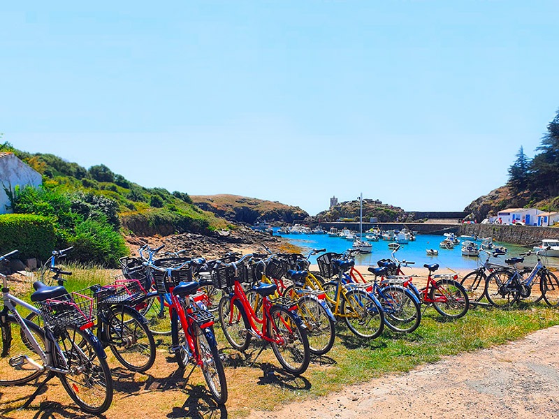 Visiter le port de la Meule avec les vélos de l'Auto bécane